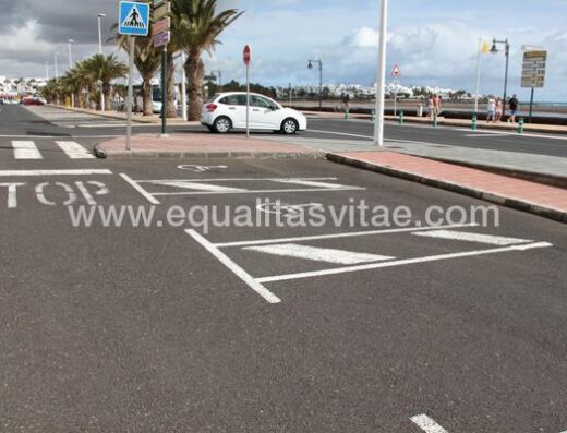 Plazas de aparcamiento accesibles en Playa los Pocillos