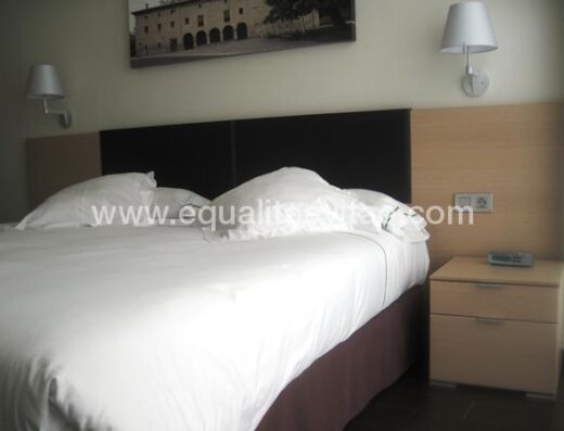 Habitación accesible con cama de matrimonio