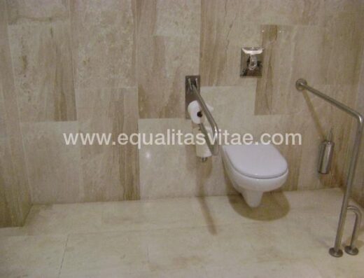 Baño accesible en zonas comunes
