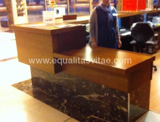 Recepción accesible en Hotel Torre do Deza