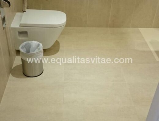 Baño accesible en habitación dispacidad