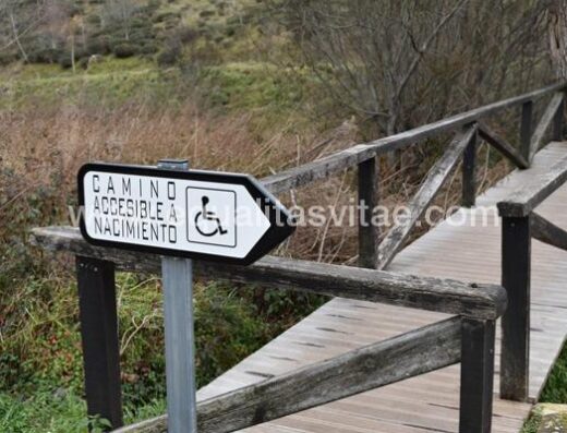 Pasarela de acceso al Sendero Accesible