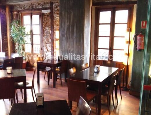 Una de las zonas de la cafetería en piso superior
