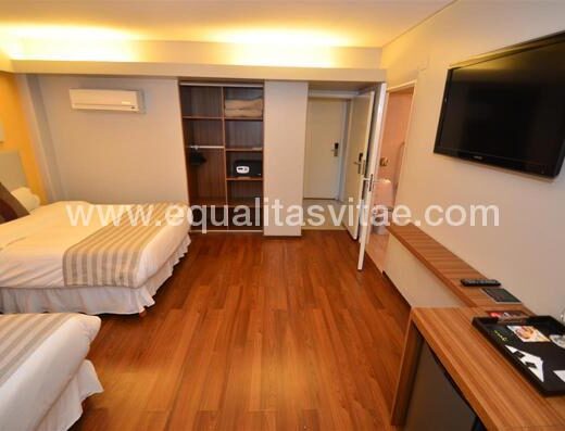 Vista panorámica de la habitación accesible