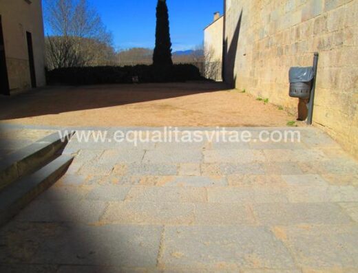 Rampa de acceso exterior
