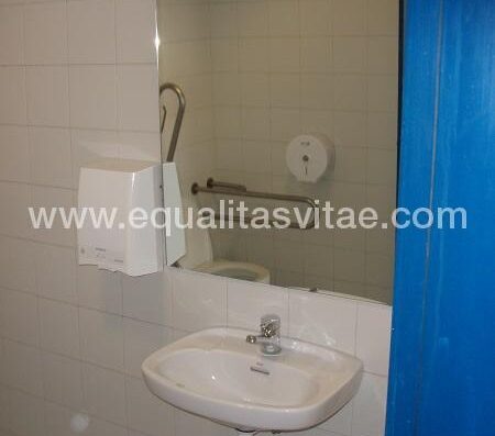 Aseo adaptado cines 7 Infantes, Logroño.