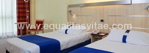Habitación accesible Holiday inn express Parma. https://www.ihg.com/holidayinnexpress/hotels