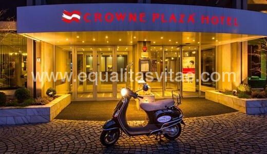 Entrada accesible del hotel Crowne Plaza Maastricht Imagen tomada de https://www.ihg.com