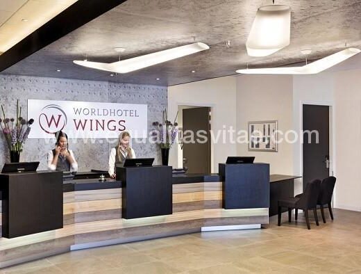 Recepción con zona accesible. Worldhotel Wings. Imagen tomada de http://www.worldhotelwings.com