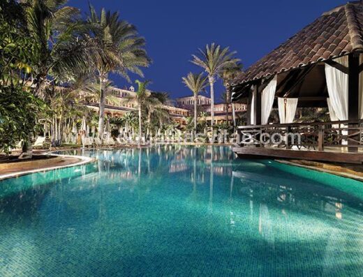 Piscinas exteriores en Gran Hotel Atlantis Bahía Real