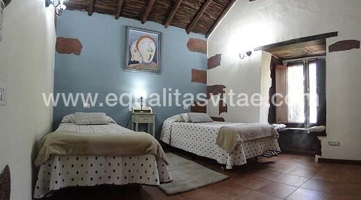 Habitación adaptada. Foto www.santaluciarural.com/la-fuente-de-la-flora/
