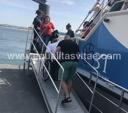 Rampa para acceder al barco.