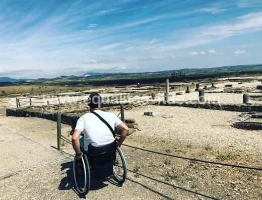 Itineraio accesible para usuarios en silla de ruedas.
