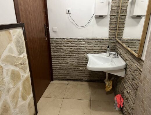 Lavabo sin pie.