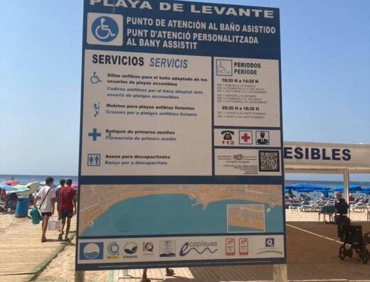 Cartel informativo. Playa de Levante, Benidorm.