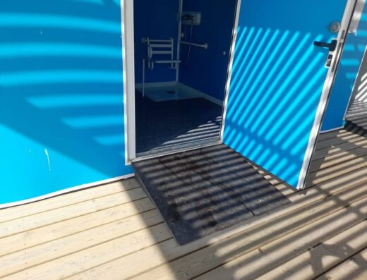 Rampa de acceso a la cabina.
