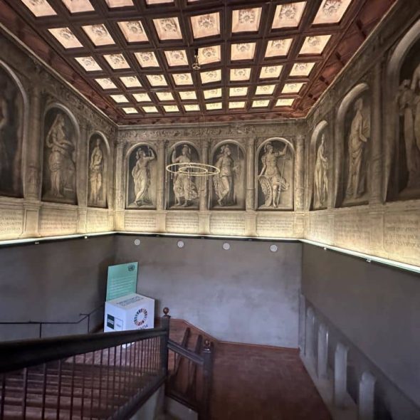 Imagen de la galería de las Grisallas de Mujeres ilustres.