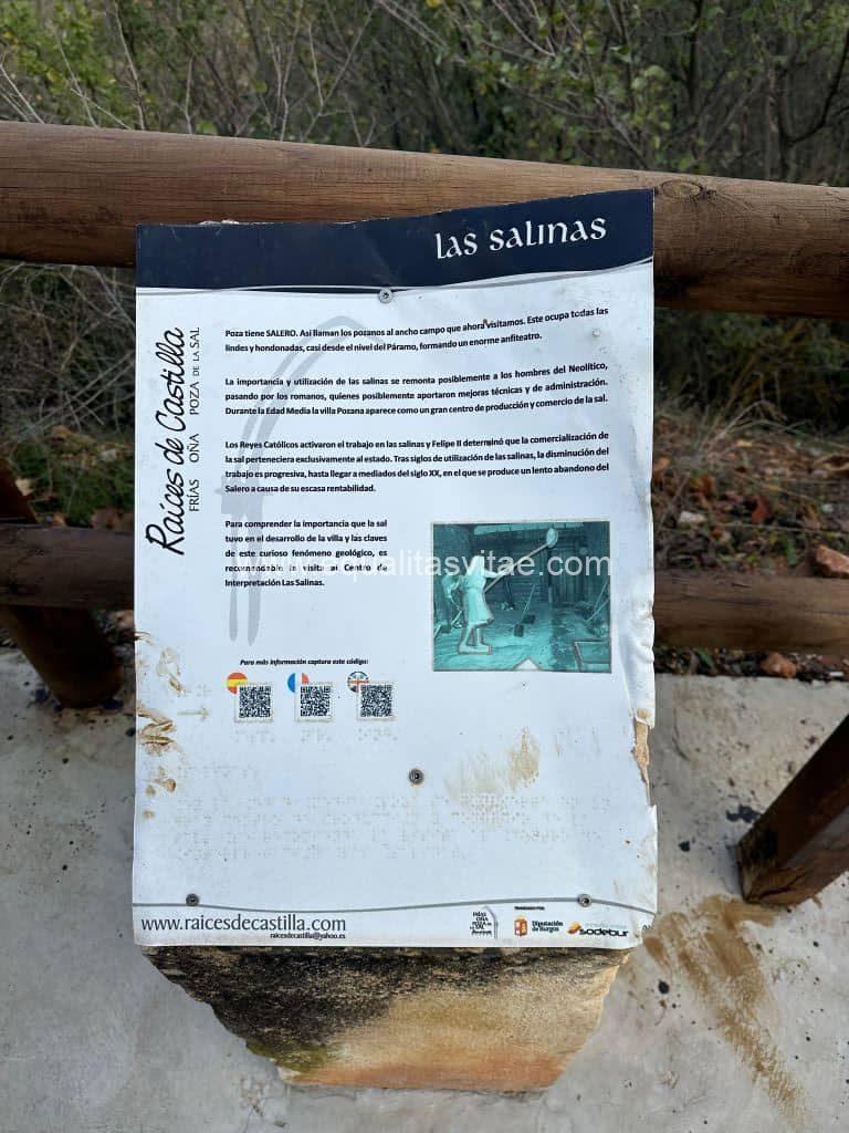 Imagen de cartelería con texto, braille, relieve y código QR.