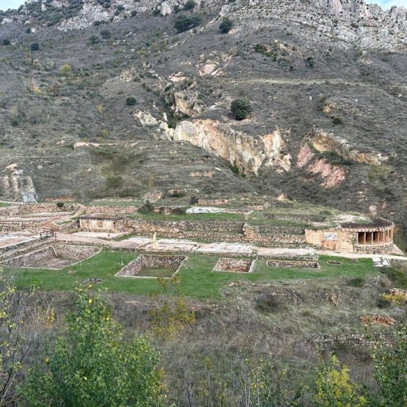 Imagen panorámica de las salinas desde mirador.