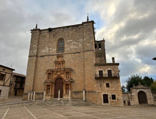 Imagen de fachada de iglesia.