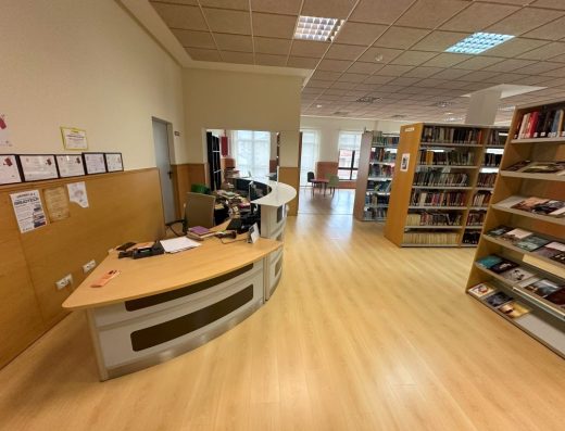 Imagen de la biblioteca.