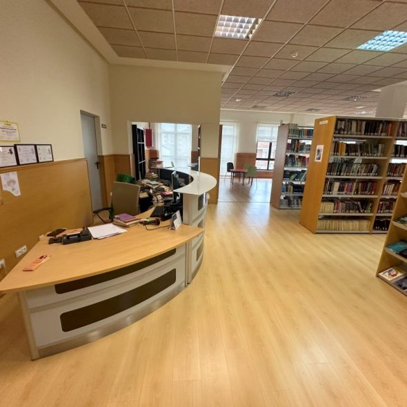 Imagen de la biblioteca.