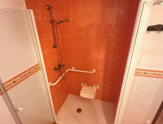 Imagen de ducha accesible.