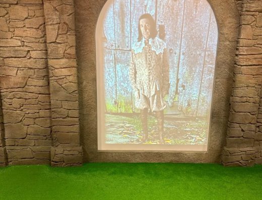 Imagen de holograma de personaje medieval.