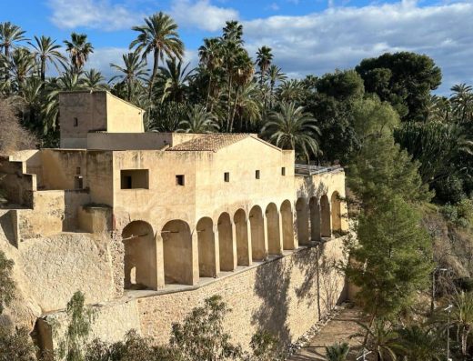 Imagen de edificio de piedra con