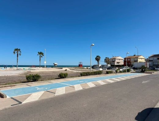 Imagen de plazas de aparcamiento PMR.