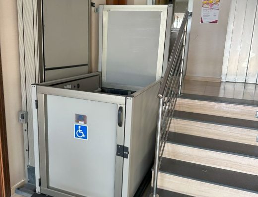 Imagen de salvaescaleras.