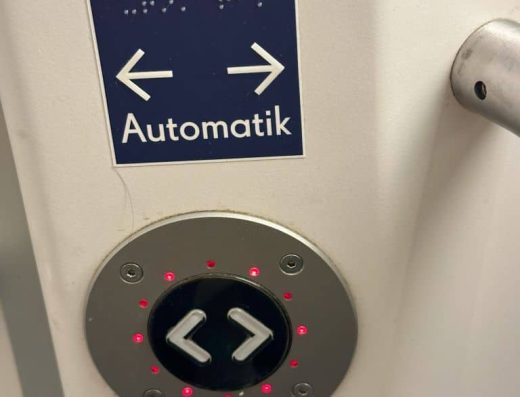 Imagen de botonadura en braille.