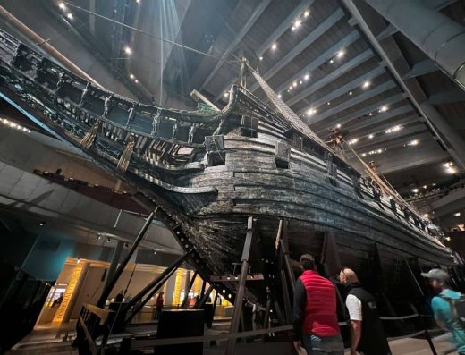 Imagen de la parte delantera del barco.