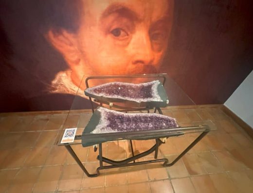 Imagen de piedra preciosa morada