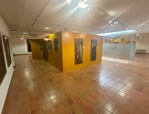 Imagen de exposición de cuadros