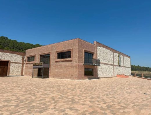 Imagen de la fachadade la bodega accesible