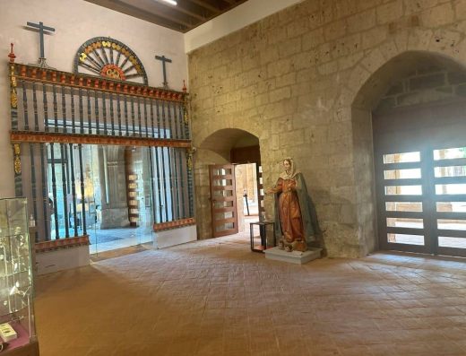 Imagen del interior de la oficina de turismo accesible