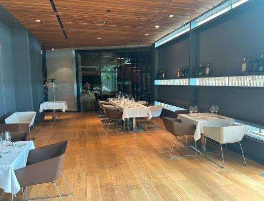 Imagen del comedor interior del restaurante accesible en bodegas portia