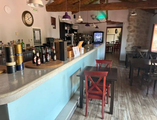 Imagen de la barra de bar del restaurante accesible