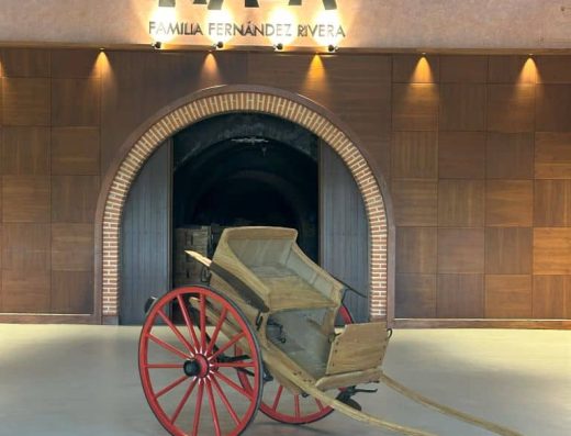Imagen exposición dentro de la bodega