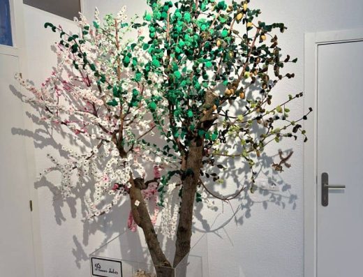 Imagen de almendro de crochet