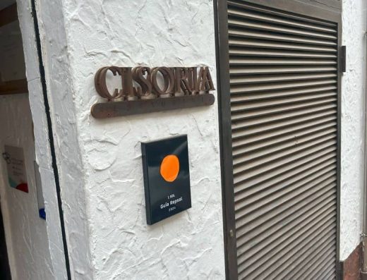 Imagen de letrero con el nombre del restaurante