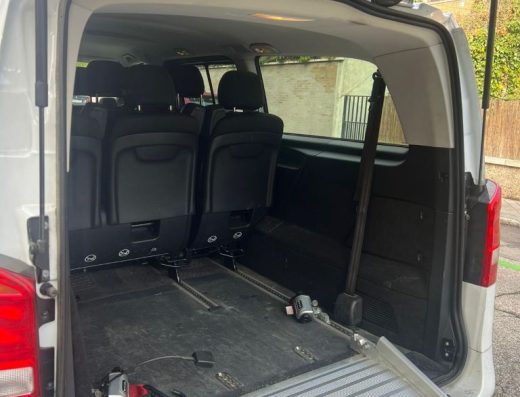 Imagen de los anclajes del interior del vehículo.