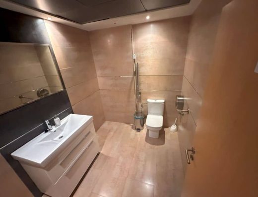 Imagen del interior del aseo adaptado.