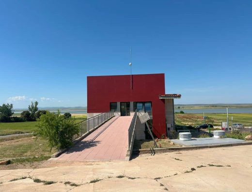 Imagen de la rampa de acceso a la parte superior del edificio.