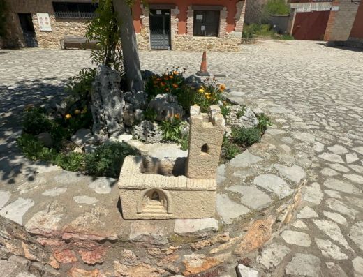 PLAZA MONUMENTO CHOPO CABECERO