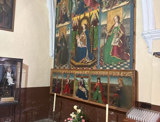 Imagen del retablo gótico.