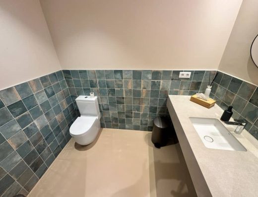 Imagen del interior de un aseo genérico.