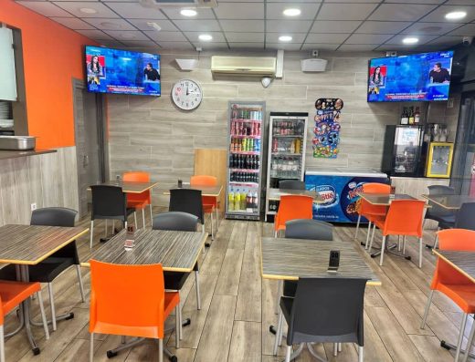 Imagen del interior de la cafetería.