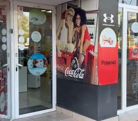 Imagen de la entrada a la óptica a través de rampa.